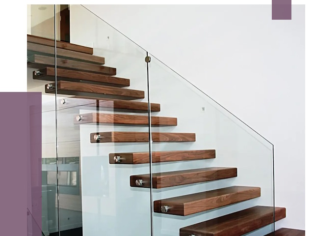 Стеклянные перила для лестницы в Клинцах от 15074 руб.