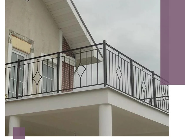 Изготовление балконных ограждений в Клинцах из металла и стекла