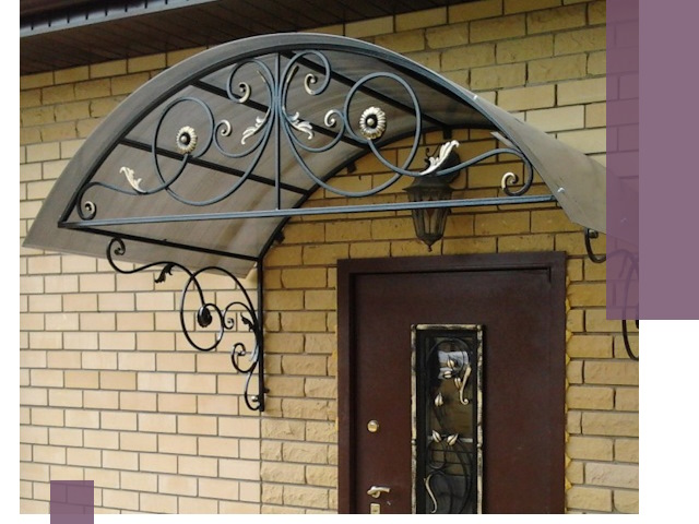 Изготовление козырьков из металла под ключ в Клинцах