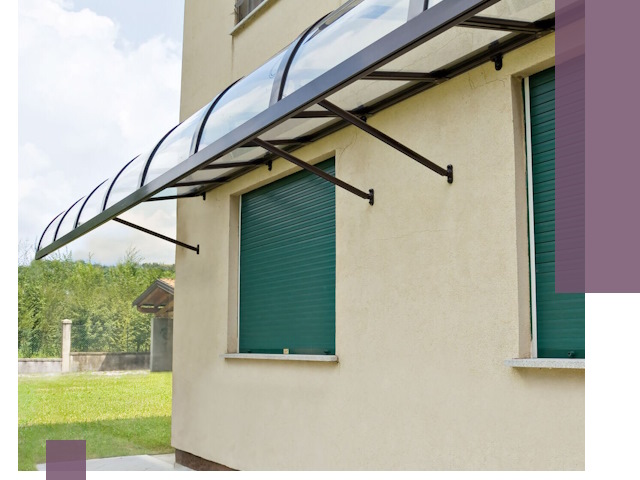 Козырьки над окнами в Клинцах — изготовление и монтаж по выгоде